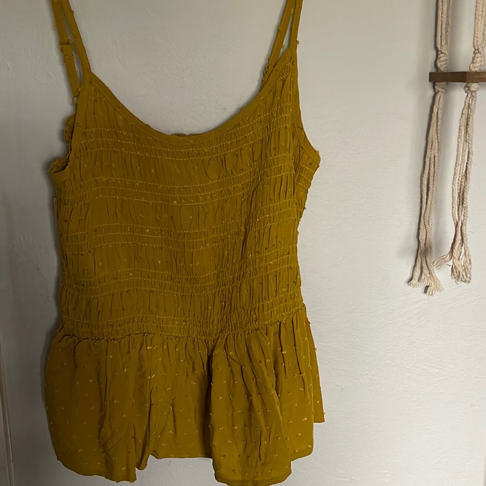 Womens crop tank top size med